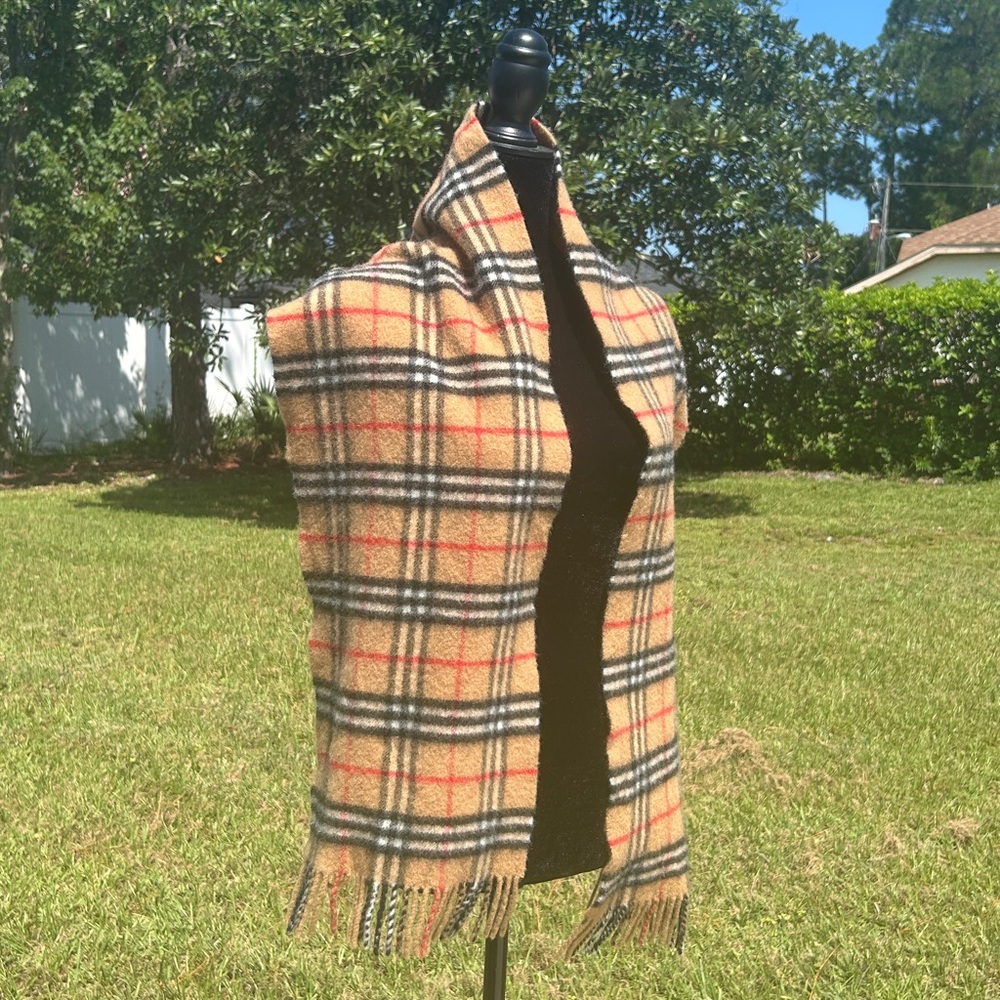 Burberrys Beige and Red Checkered Scarf - Picture 3 of 14